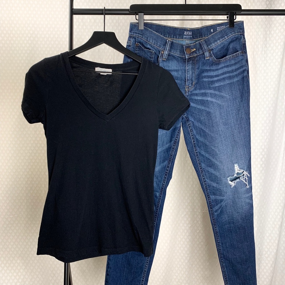 Forever 21 Black VNeck